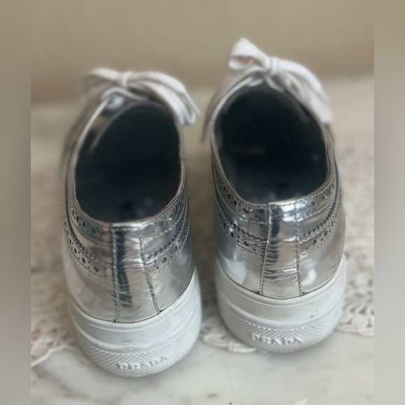 PRADA Oxford Metallic Brogue Lace Up Loafer Shoes Size 40 $995 - Picture 3 of 11